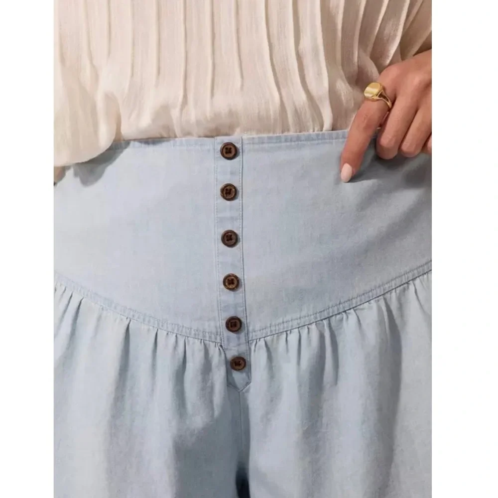 Light weight denim shorts